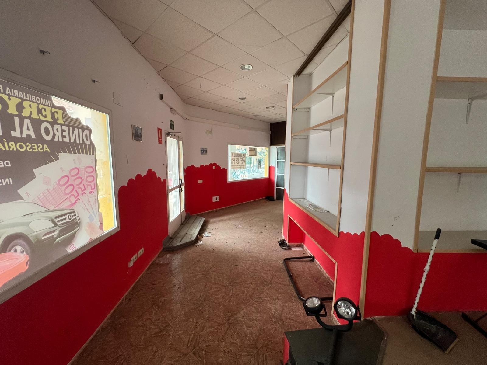 Retail in Cáceres for lease Building Photo- Image 1 of 8