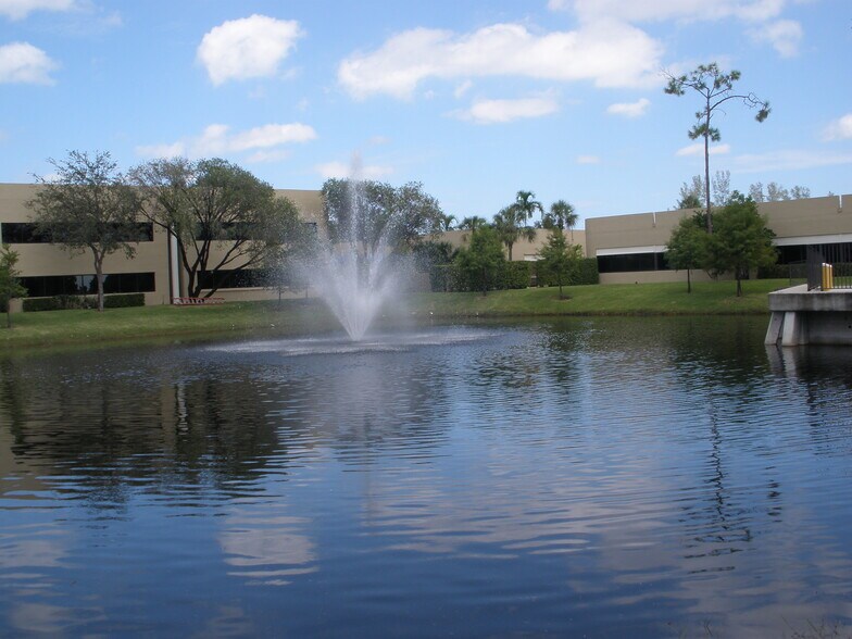 8130 Royal Palm Blvd, Coral Springs, FL for sale - Building Photo - Image 1 of 1