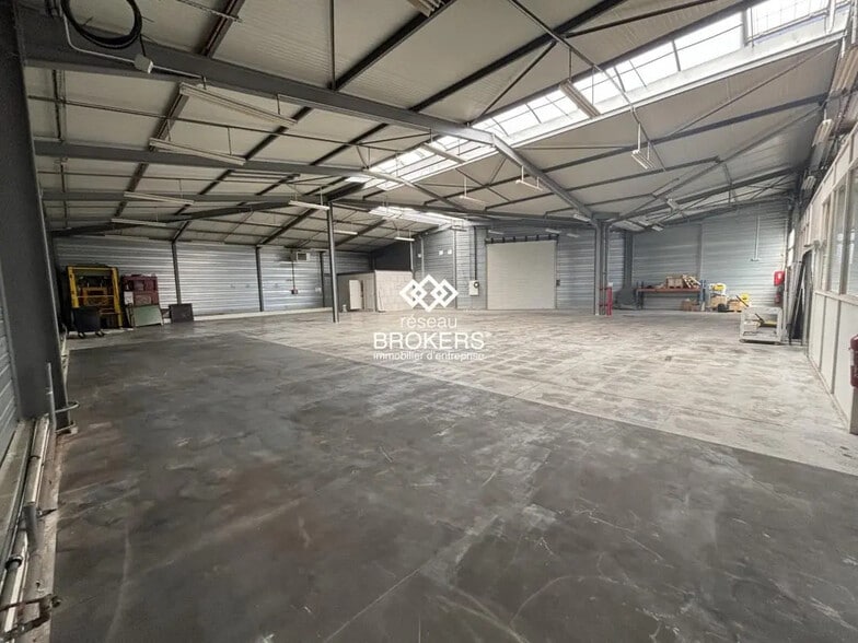 Industrial in Dannemarie-sur-Crète for lease - Interior Photo - Image 2 of 6