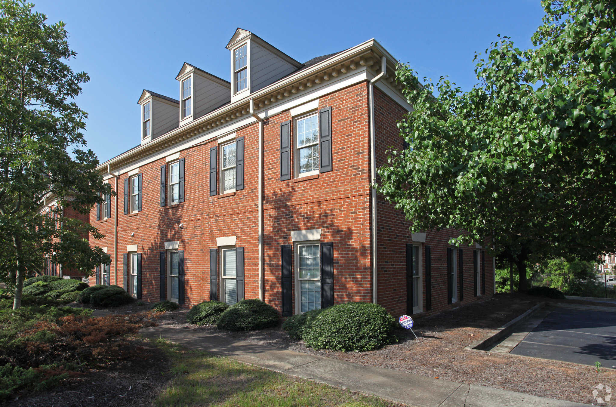 4546 Barclay Dr, Atlanta, GA for lease Building Photo- Image 1 of 13