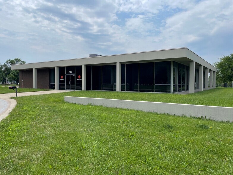 1105 S Ridgeview Rd, Olathe, KS for sale - Building Photo - Image 1 of 1