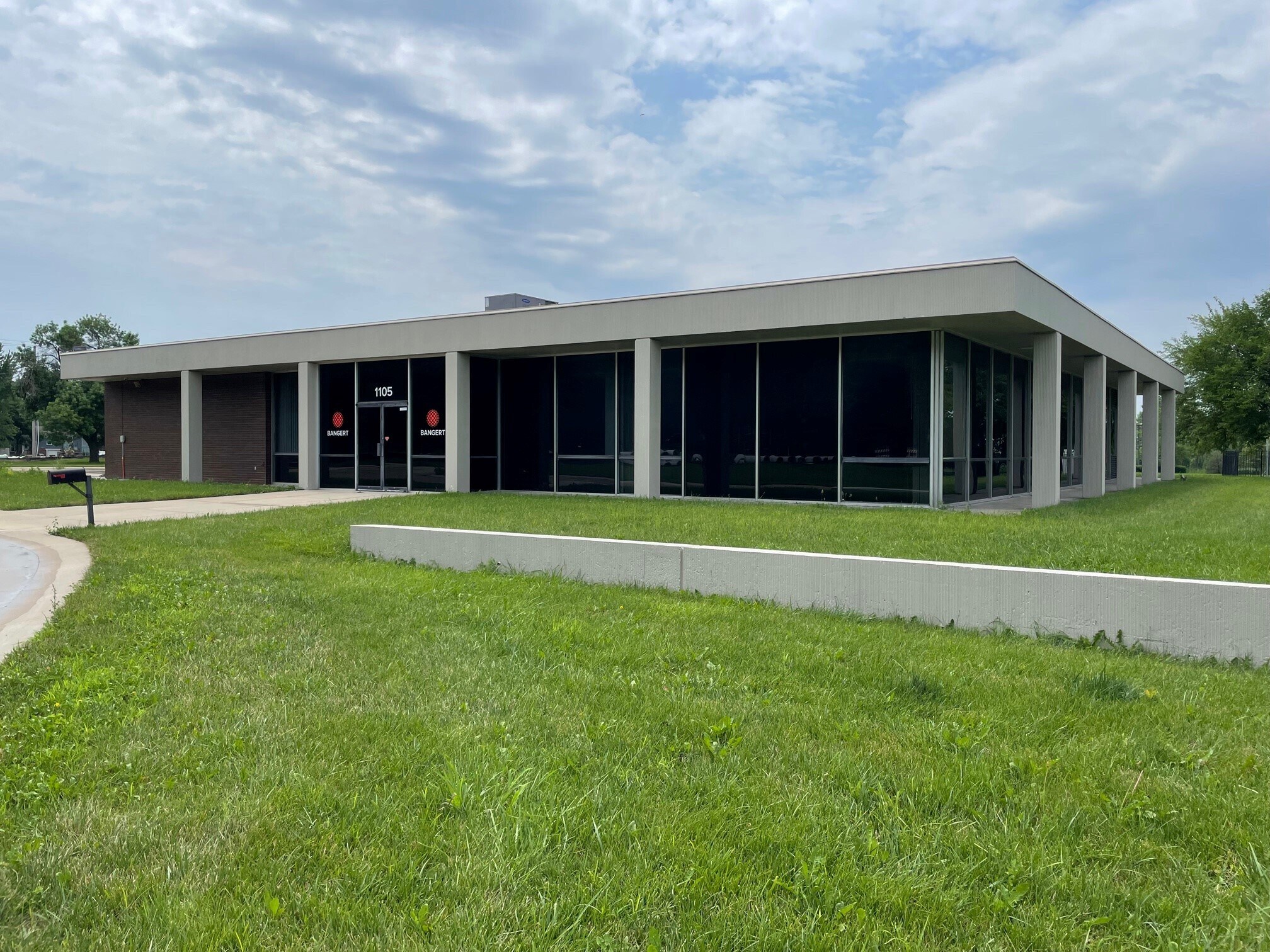 1105 S Ridgeview Rd, Olathe, KS for sale Building Photo- Image 1 of 1