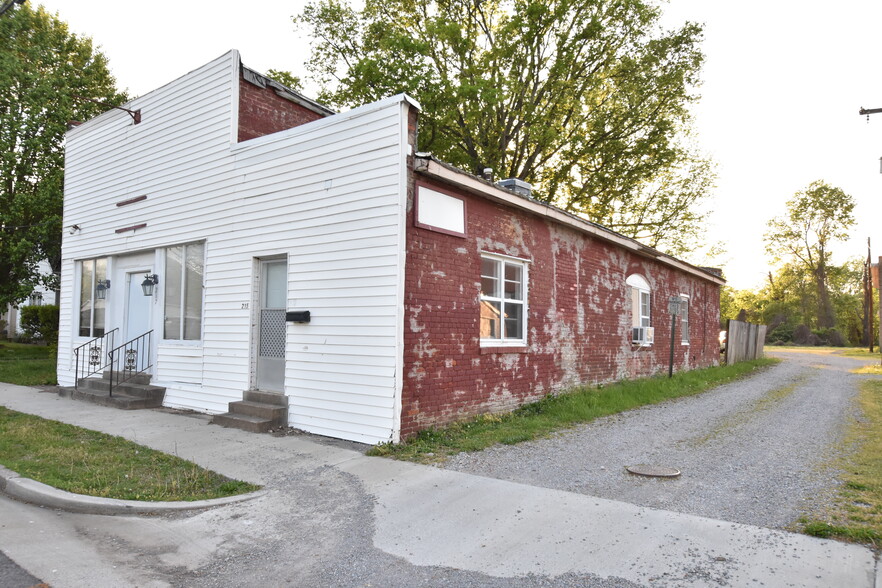 217 Clements St, Paducah, KY for lease - Building Photo - Image 1 of 1