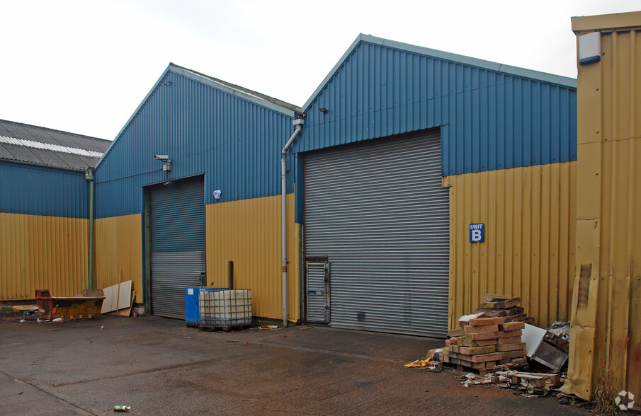 Cross St, Bilston for lease - Building Photo - Image 2 of 4