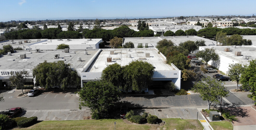 1451 Vanguard Dr, Oxnard, CA for lease - Building Photo - Image 3 of 14