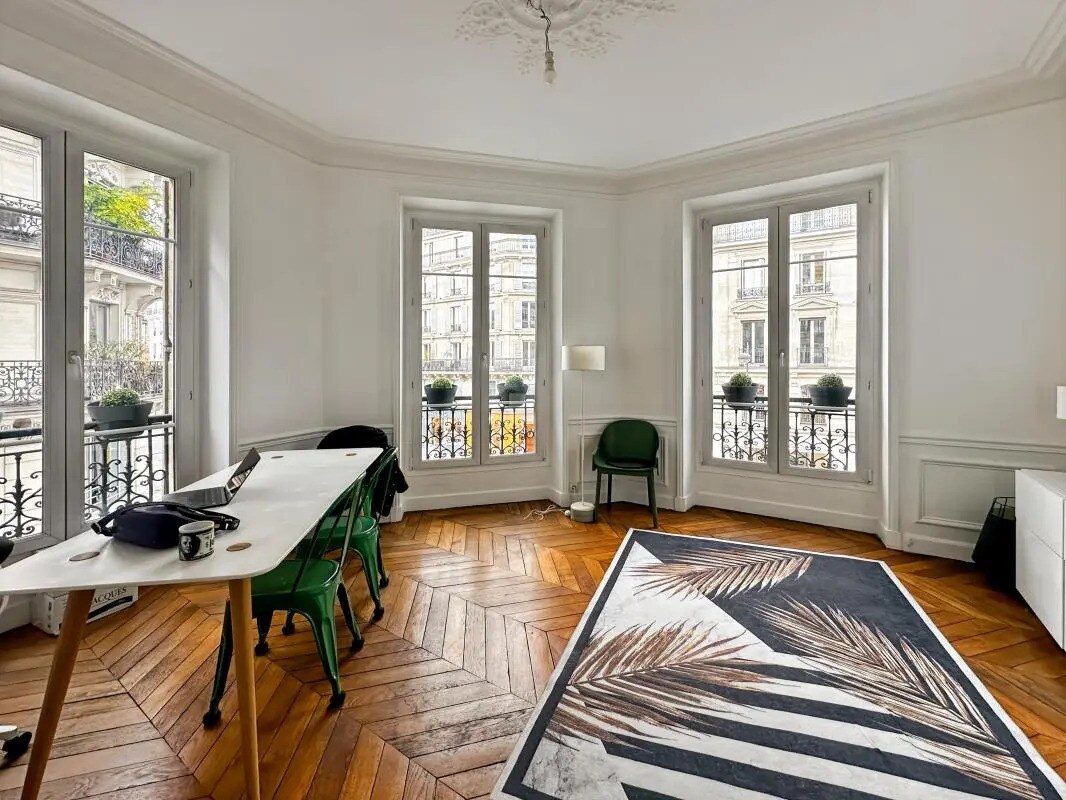 Office in Paris for lease Interior Photo- Image 1 of 9