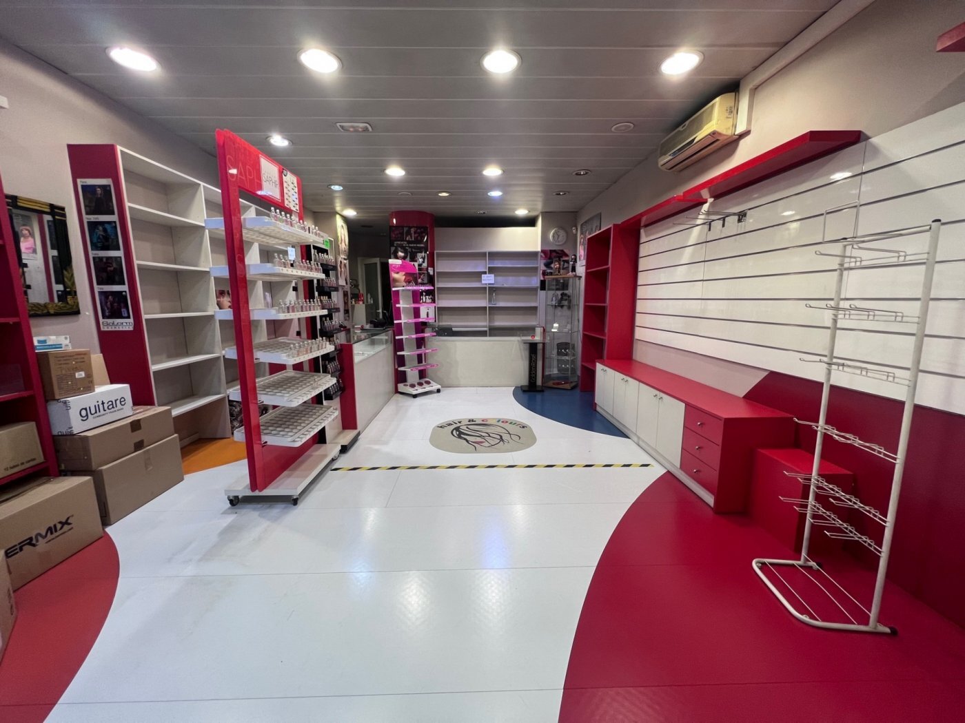 Retail in Igualada, Barcelona for lease Interior Photo- Image 1 of 8