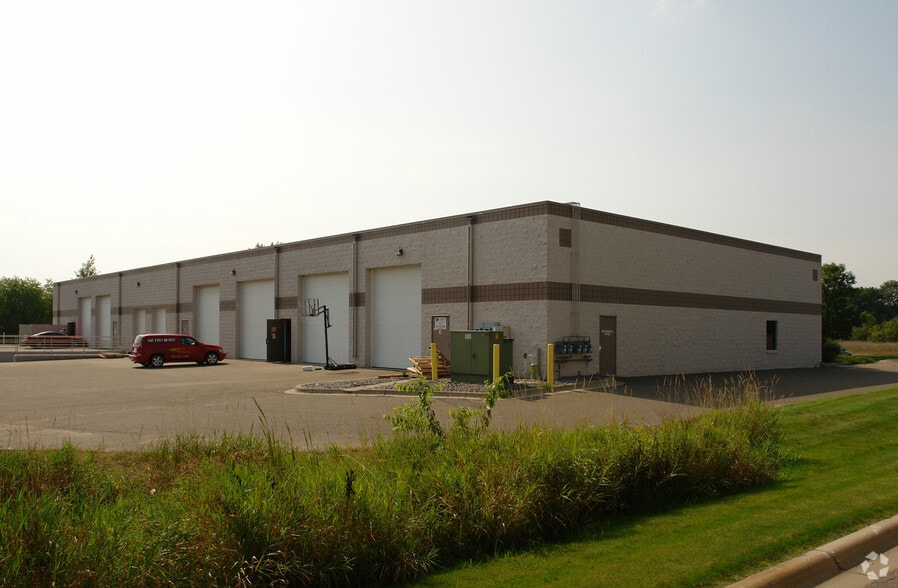 13915 Lincoln St NE, Ham Lake, MN for lease - Building Photo - Image 3 of 3