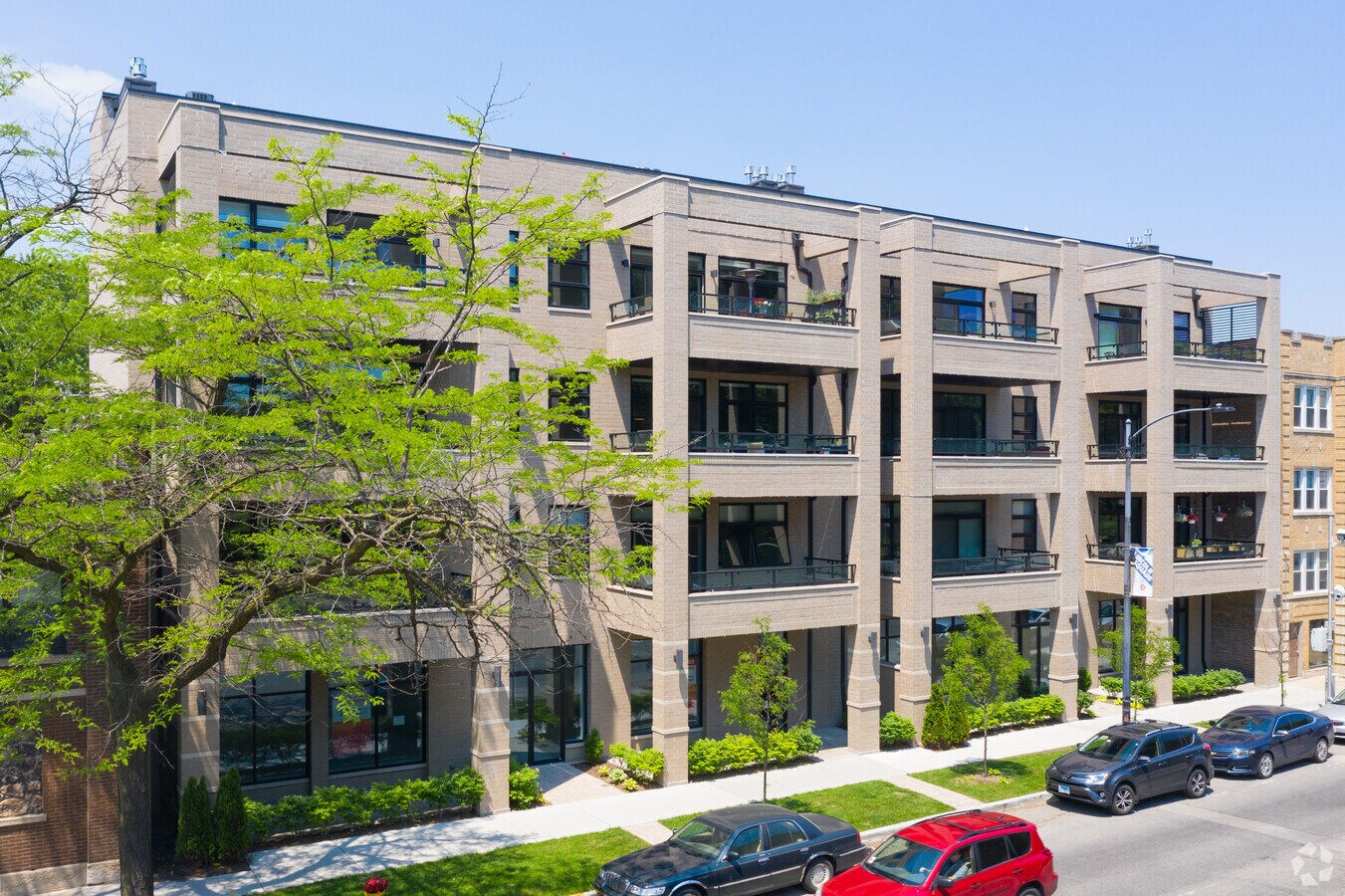 4430 N Western Ave, Chicago, IL 60625