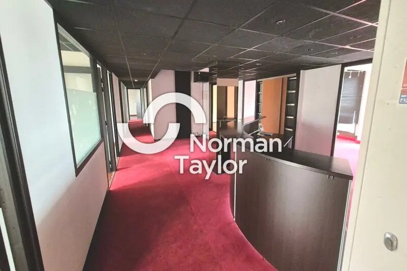 Office in Perpignan for lease - Interior Photo - Image 3 of 9