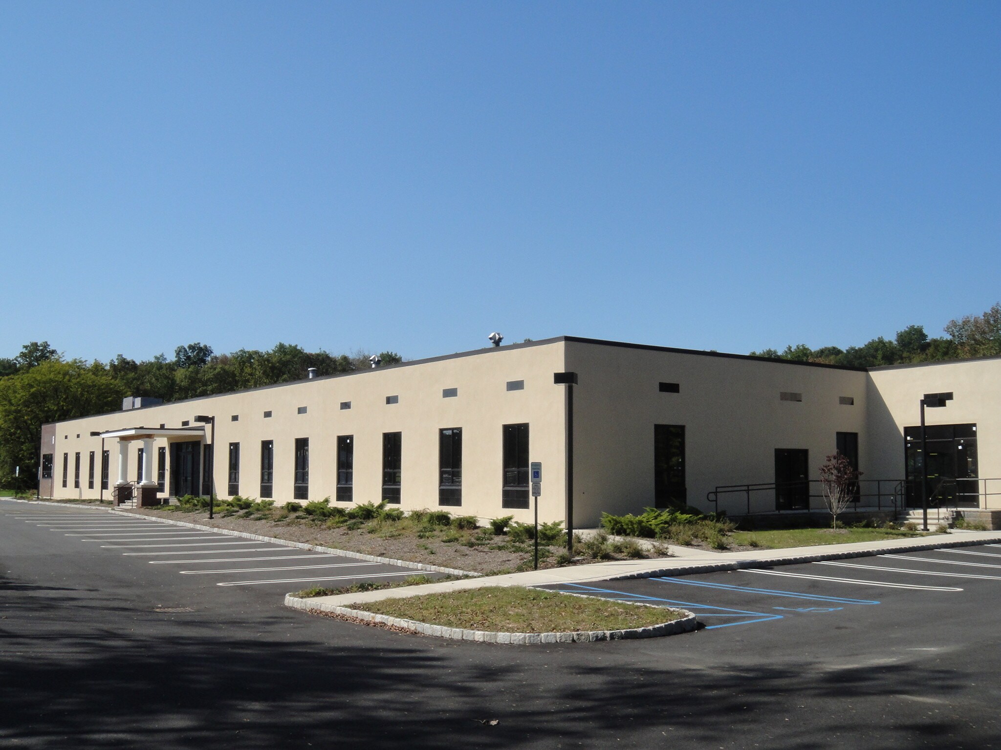 6 Saddle Rd, Cedar Knolls, NJ for sale Primary Photo- Image 1 of 1