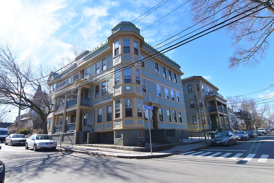 4 Pleasant Ave, Somerville, MA for sale - Building Photo - Image 1 of 1