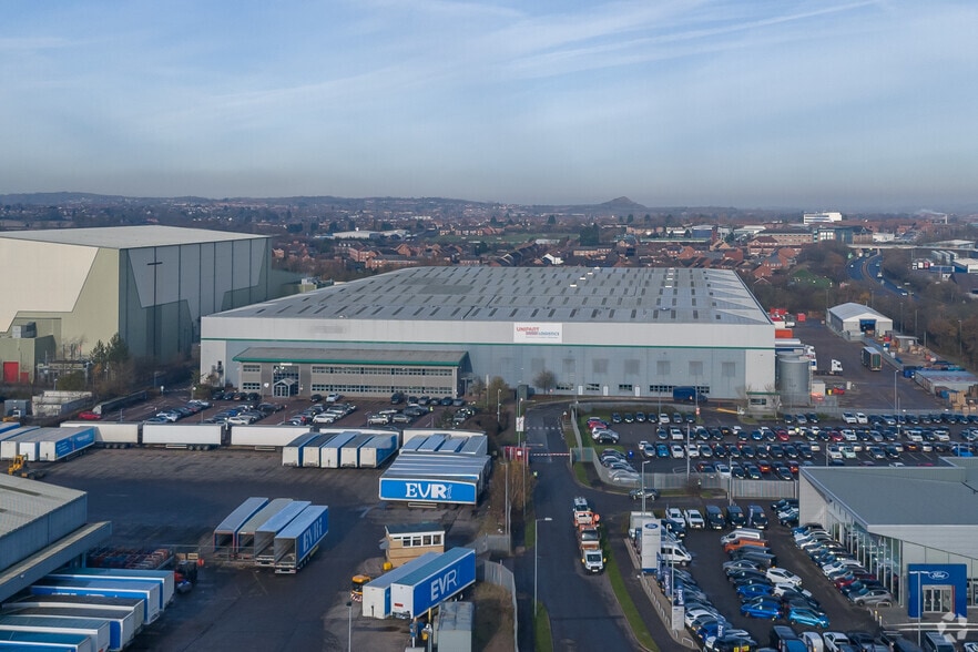 12 Hamilton Way, Nuneaton for sale - Primary Photo - Image 1 of 2