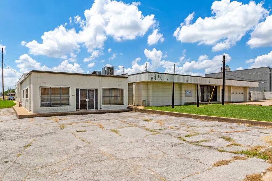 1114 E 2nd St, Tulsa, OK for sale - Primary Photo - Image 1 of 1