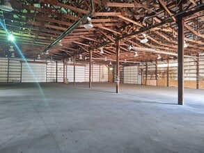 4321 Pinecreek Dr, Elkhart, IN for lease Interior Photo- Image 2 of 5