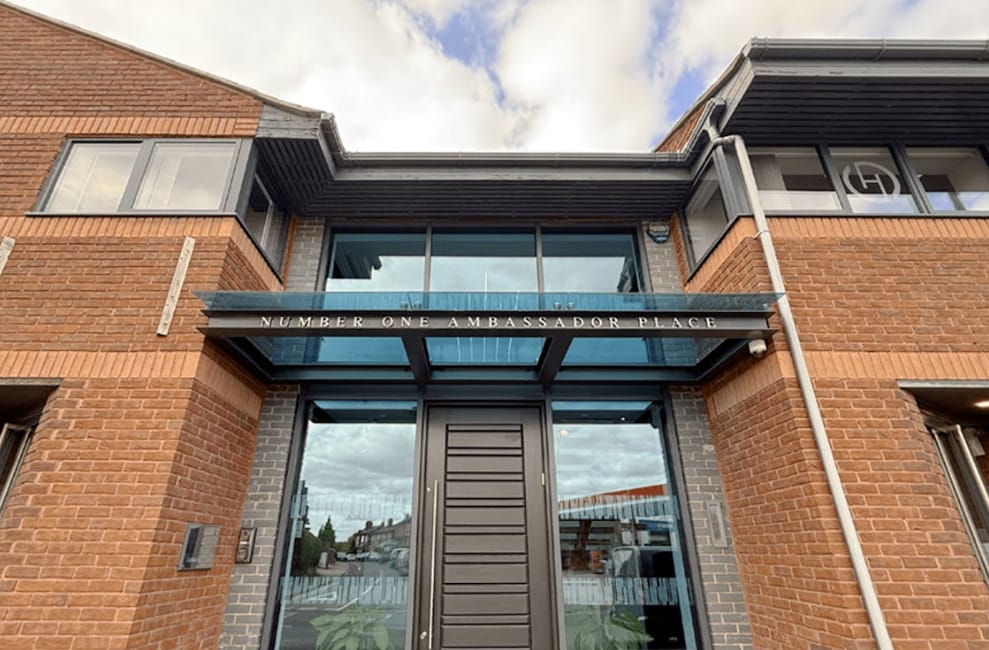 Stockport Rd, Altrincham for lease Primary Photo- Image 1 of 3