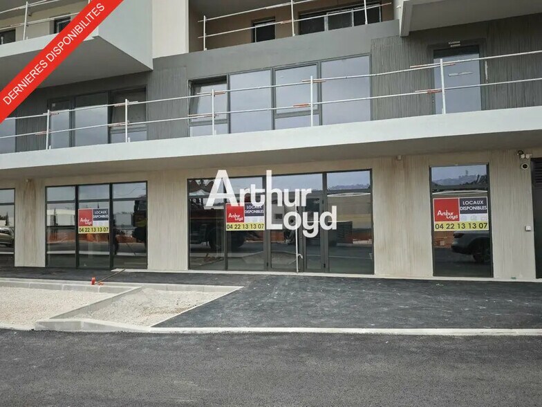 Retail in Saint-Laurent-du-Var for lease - Building Photo - Image 1 of 12