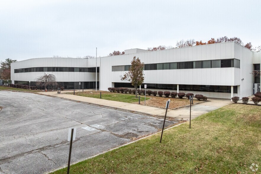 1005 Brandon Shores Rd, Baltimore, MD for sale - Primary Photo - Image 1 of 1