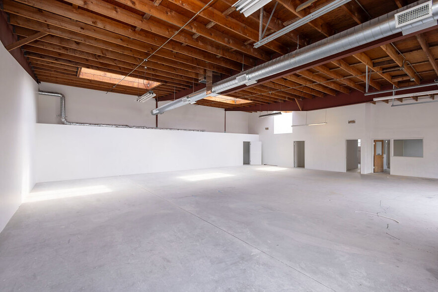 4625 W Washington Blvd, Los Angeles, CA for lease - Interior Photo - Image 1 of 17