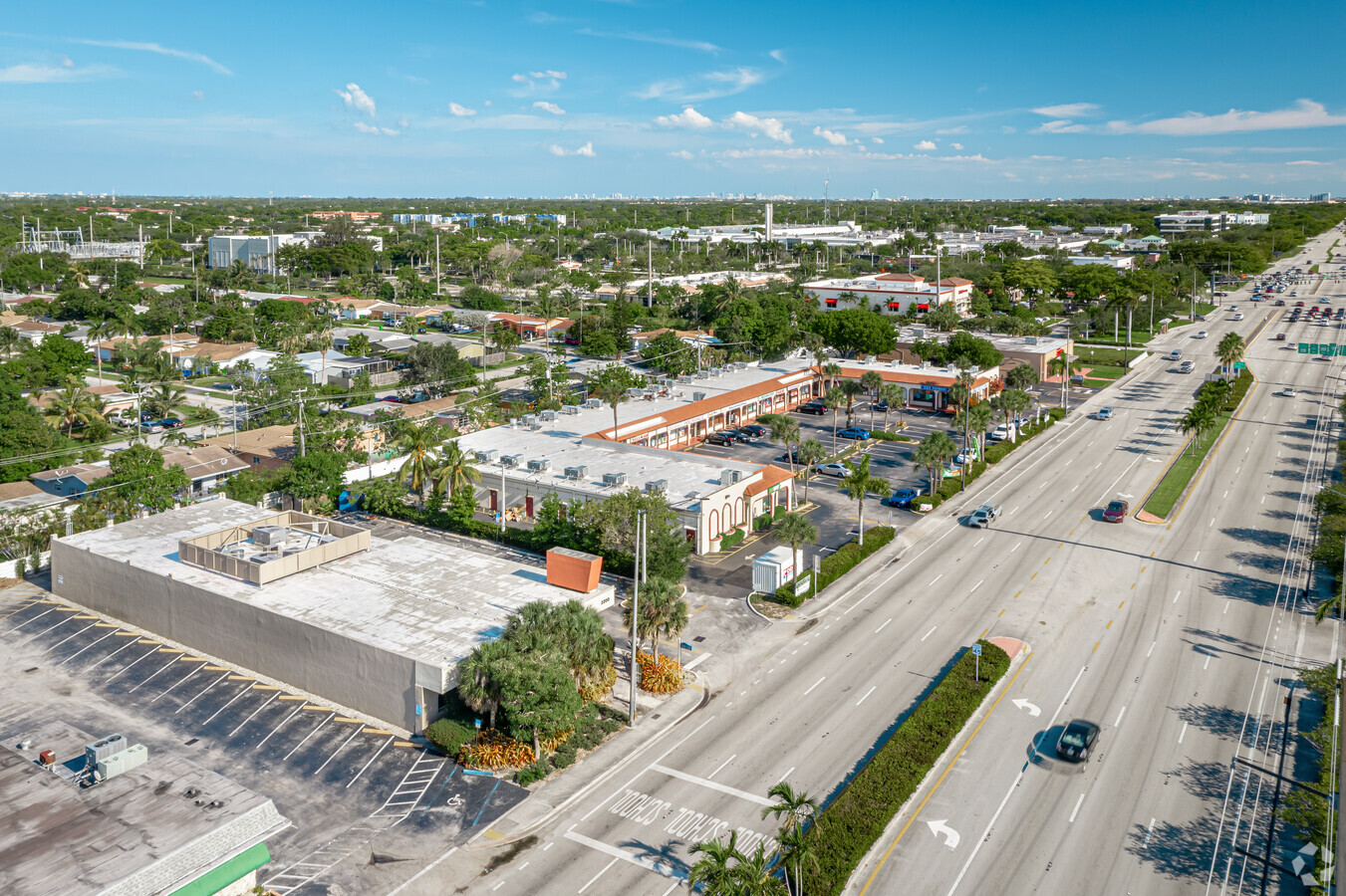 2074-2130 N University Dr, Sunrise, FL 33322 - Sun Plaza | LoopNet