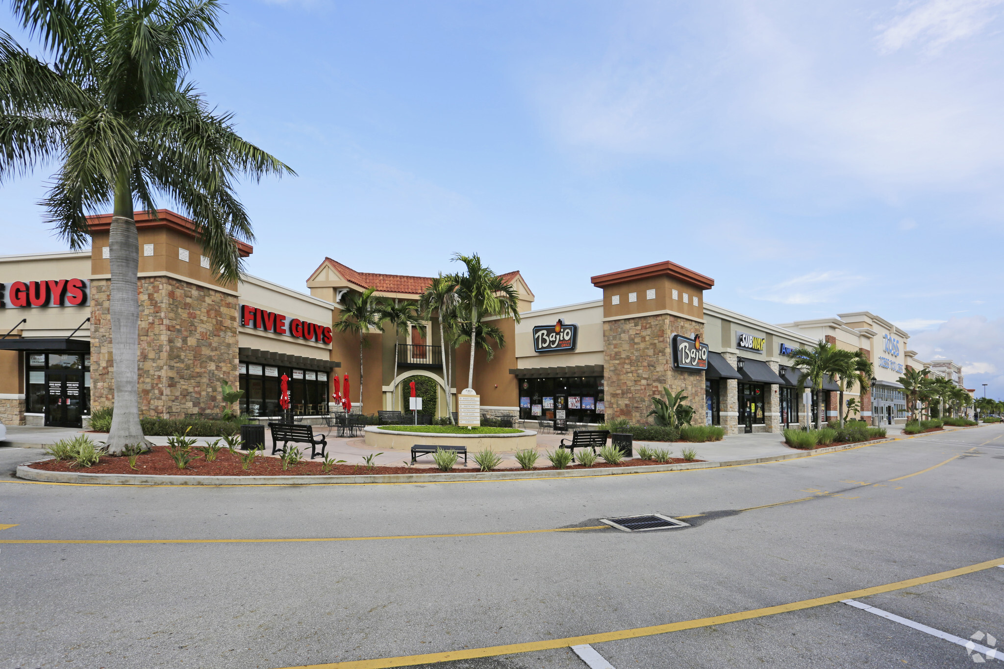 3230-3268 Forum Blvd, Fort Myers, FL for sale Primary Photo- Image 1 of 1