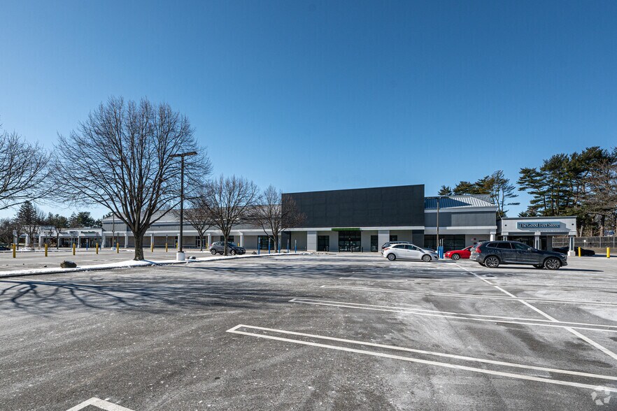 6-52 Manetto Hill Rd, Plainview, NY for lease - Building Photo - Image 3 of 5