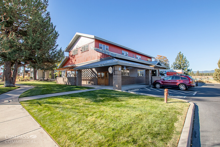 561 NW York Dr, Bend, OR for sale - Building Photo - Image 3 of 22