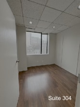 2551 N Clark St, Chicago, IL for lease Interior Photo- Image 2 of 3