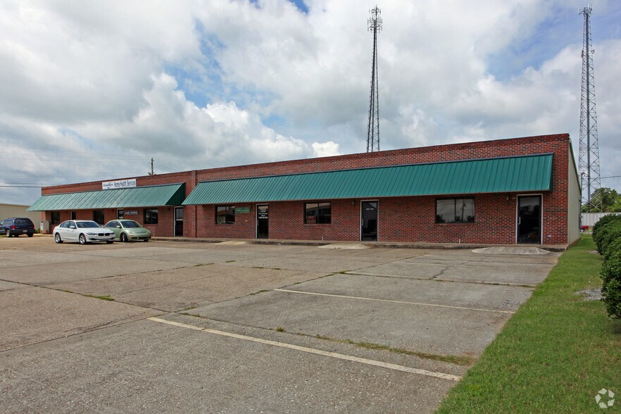 1040-1050 Bailey Dr, Demopolis, AL for sale - Building Photo - Image 1 of 1
