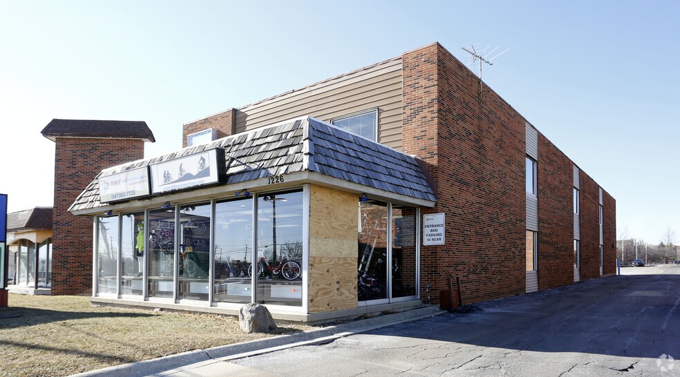 1226 N Roselle Rd, Schaumburg, IL for sale - Primary Photo - Image 1 of 1