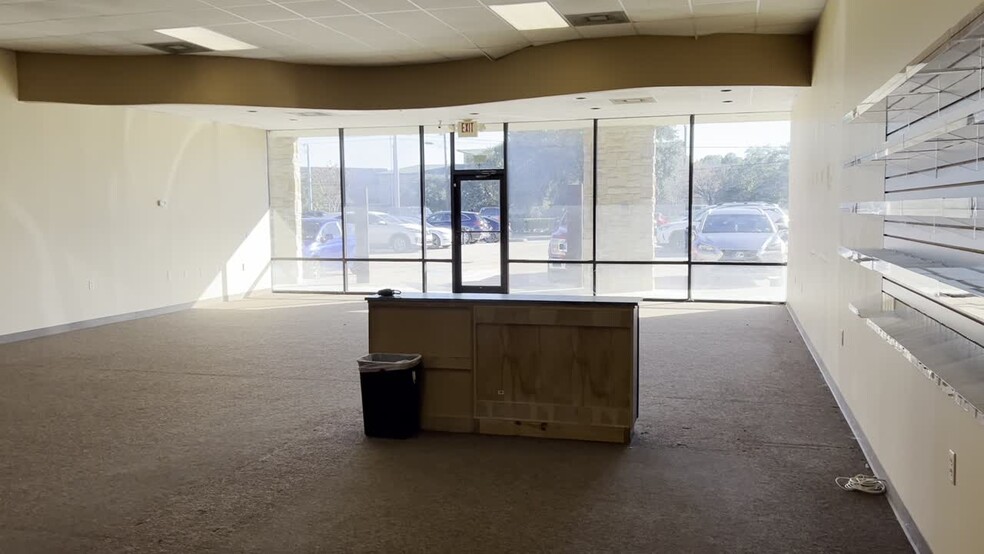 1807 E Broadway, Pearland, TX for lease - Commercial Listing Video - Image 3 of 6