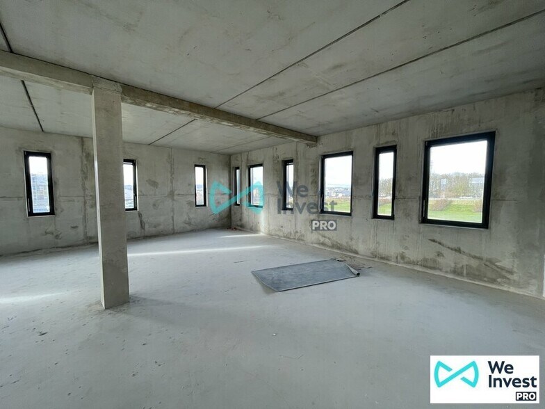 Office in Tinqueux for lease - Interior Photo - Image 2 of 5