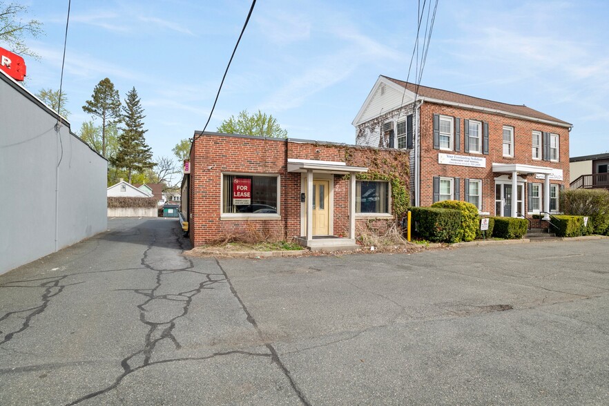 68 Westfield St, West Springfield, MA for lease - Building Photo - Image 3 of 35