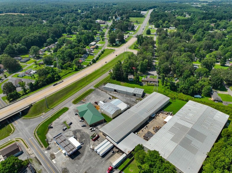 3229 Benton Rd, Paducah, KY portfolio of 5 properties for sale on LoopNet.com - Building Photo - Image 2 of 77