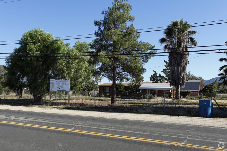 21485 Bundy Canyon Rd, Lake Elsinore, CA 92530