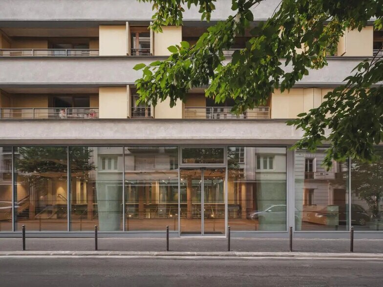 Office in Paris for sale - Building Photo - Image 1 of 16