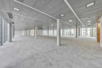 2-8 Rue Gaston Rébuffat, Paris for lease Interior Photo- Image 2 of 3