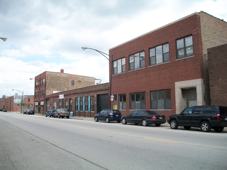 2219 W Grand Ave, Chicago, IL for sale - Primary Photo - Image 1 of 1