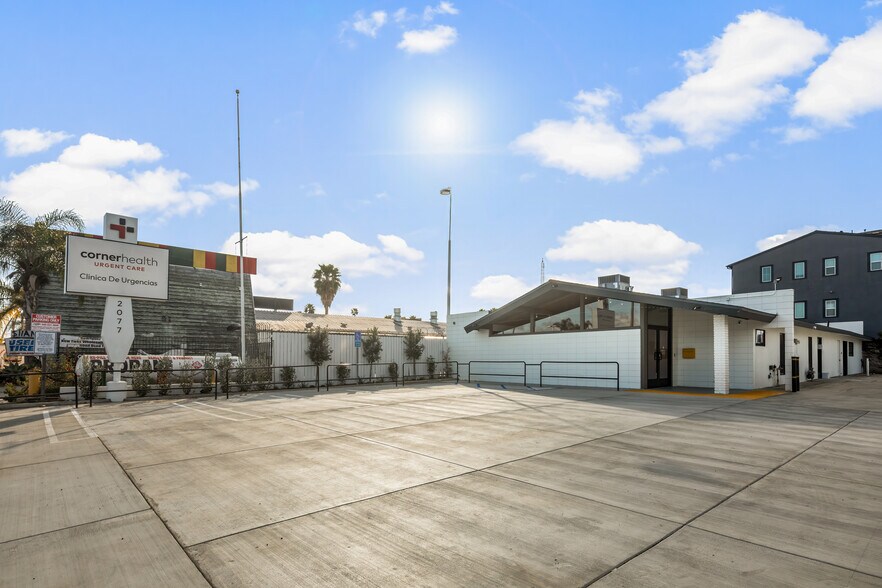 2077 Harbor Blvd, Costa Mesa, CA for lease - Building Photo - Image 2 of 3