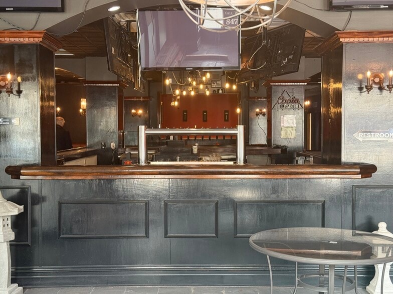 636 Church St, Evanston, IL for lease - Interior Photo - Image 2 of 4