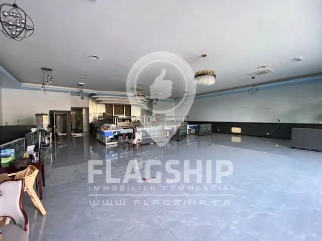 Retail in L'ISLE-ADAM for lease - Interior Photo - Image 2 of 9