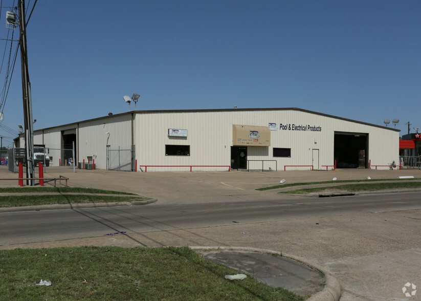 10610 Wilcrest Dr, Houston, TX for sale - Building Photo - Image 2 of 4