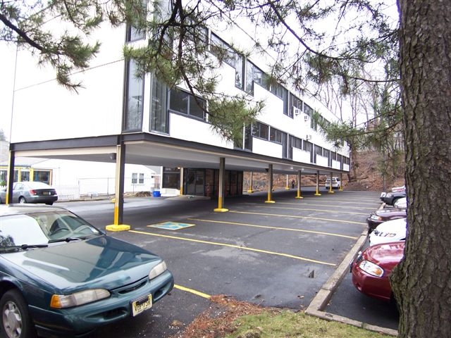 120 County Rd, Tenafly, NJ for lease - Primary Photo - Image 1 of 23