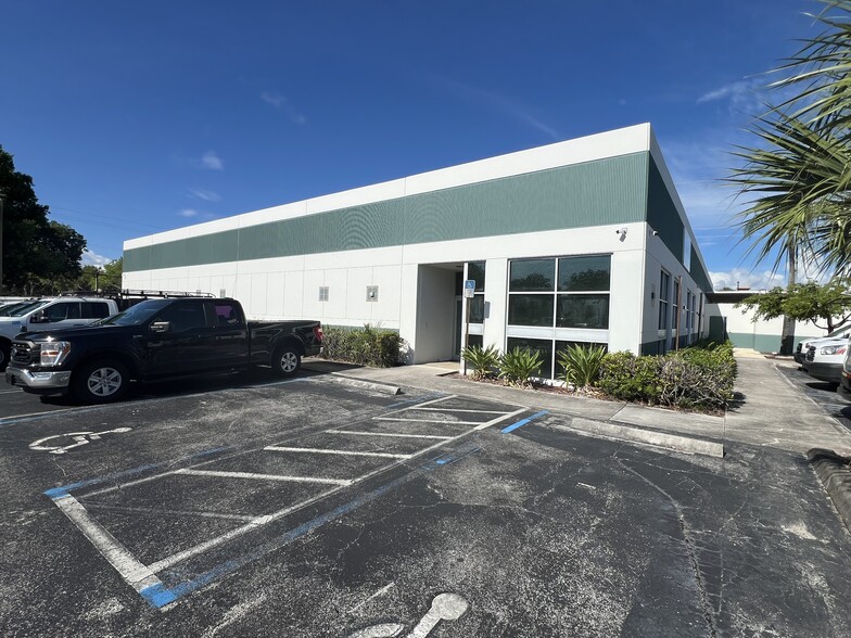 5701 Village Blvd, West Palm Beach, FL for sale - Building Photo - Image 3 of 16