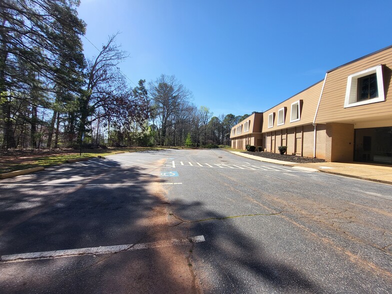 1600 Agape Way, Decatur, GA for sale - Building Photo - Image 3 of 32