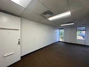 2280 Grand Ave, Baldwin, NY for lease Interior Photo- Image 2 of 5