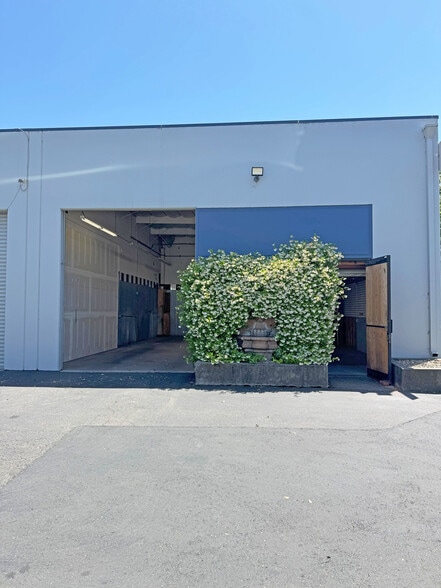 3485 Airway Dr, Santa Rosa, CA for lease - Building Photo - Image 2 of 9