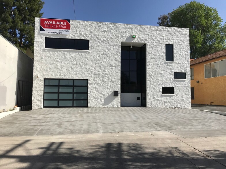 23012 Ventura Blvd, Woodland Hills, CA for sale - Primary Photo - Image 1 of 1