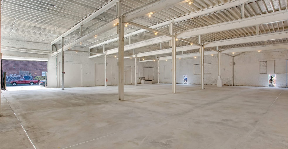 335 Moffat St, Brooklyn, NY for sale - Building Photo - Image 3 of 16