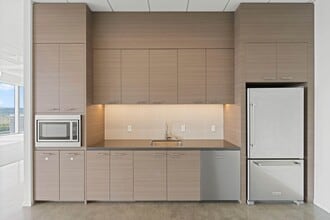 400 Spectrum Center Dr, Irvine, CA for lease Interior Photo- Image 1 of 5